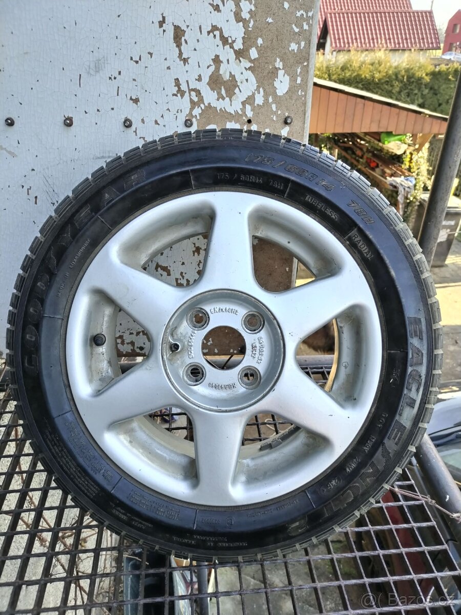 Sada alu kol na Felicii - 5