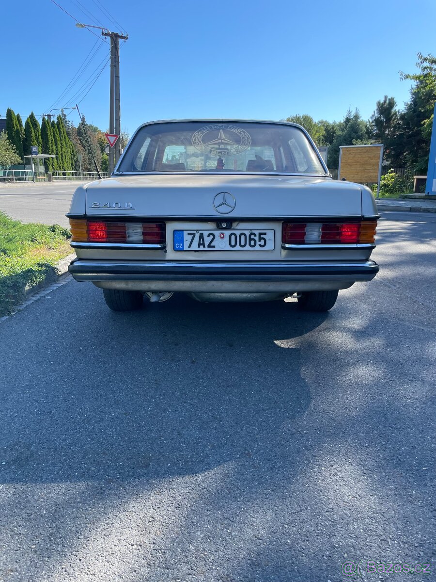 Mercedes-Benz W123, piáno, 2,4d - 5