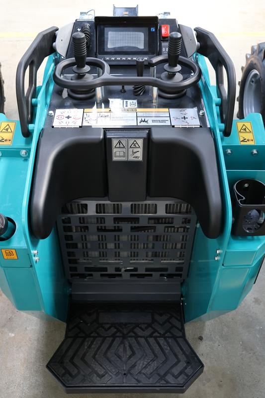 Mininakladač pásový SCHMIDT AR100 Skid Steer - 5