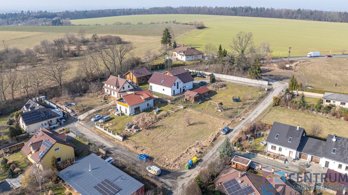 Prodej stavebního pozemku 810 m² – pohled 5