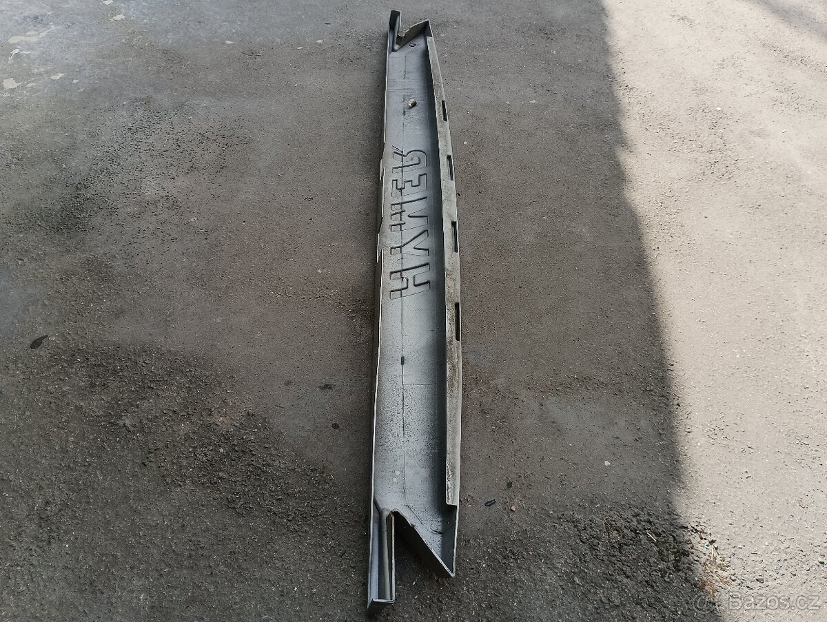 Panel s nápisem HYMER č. P 82 - 5