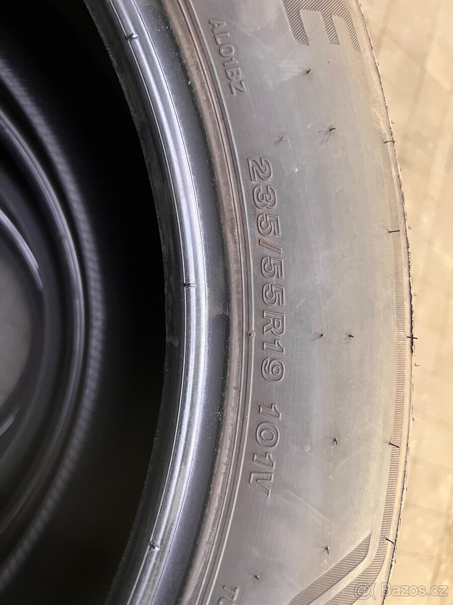 Bridgestone Alenza 235/55 R19 - 5