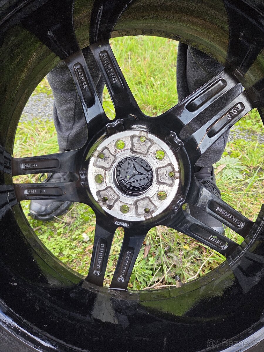 Mercedes AMG r19 dvourozmer - 5