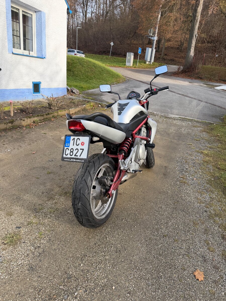 Kawasaki ER-6n (2007) – 53 kW - 5