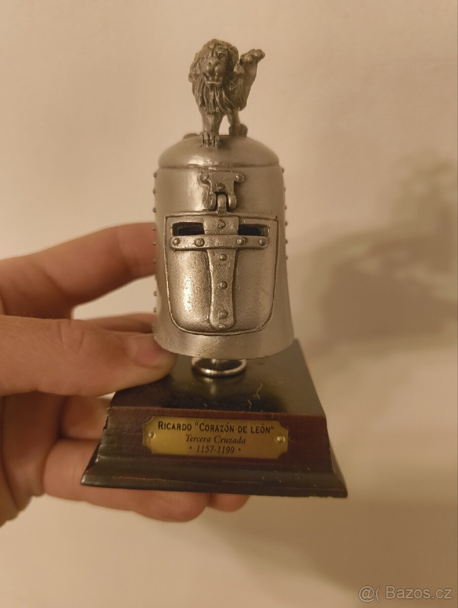 Sběratelské miniatury historických přileb (8 kusů) - 5