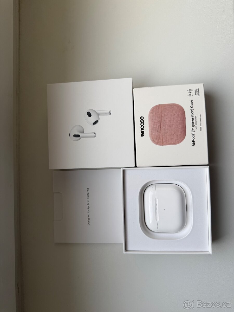 Apple AirPods (3. generace) s nabíjecím pouzdrem Lightning - 5