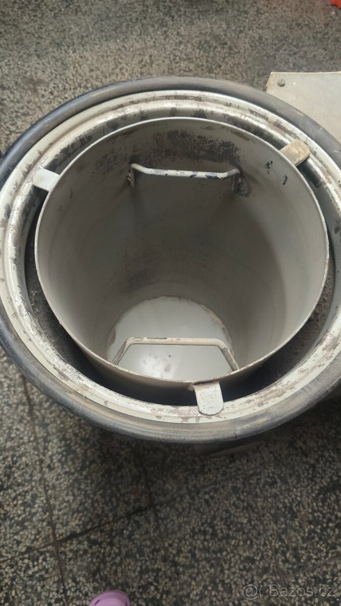 Průmyslový vysavač - 5