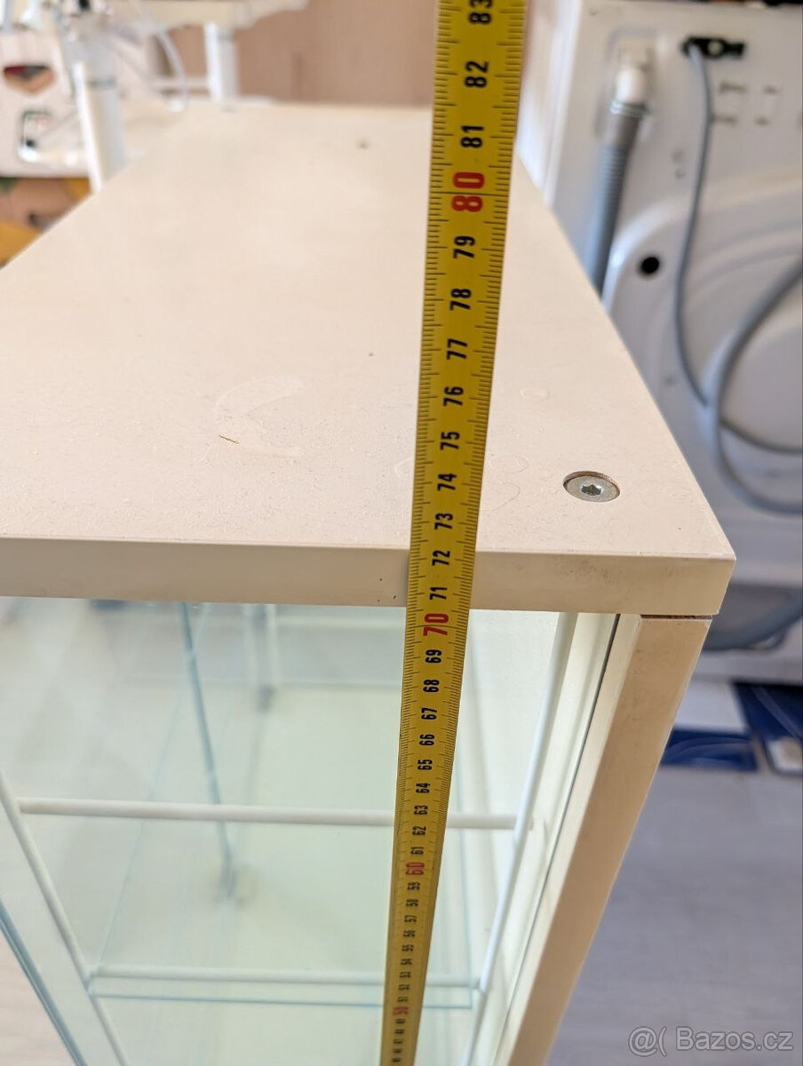 Nástěnná prosklená vitrína – bílá - 5