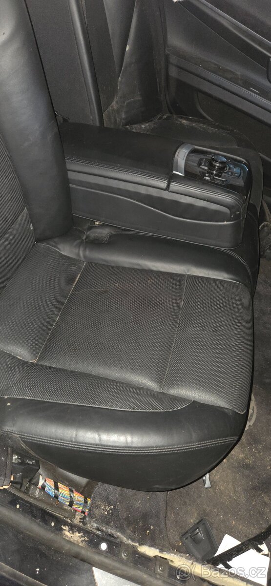 Bmw 7 f01 sedačky interiér - 5