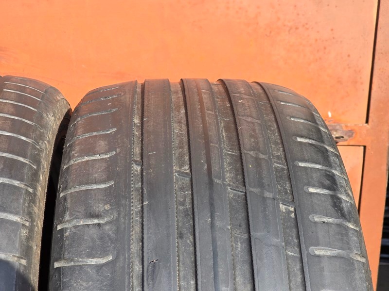 Letní Nokian 225/40/18 XL - 5