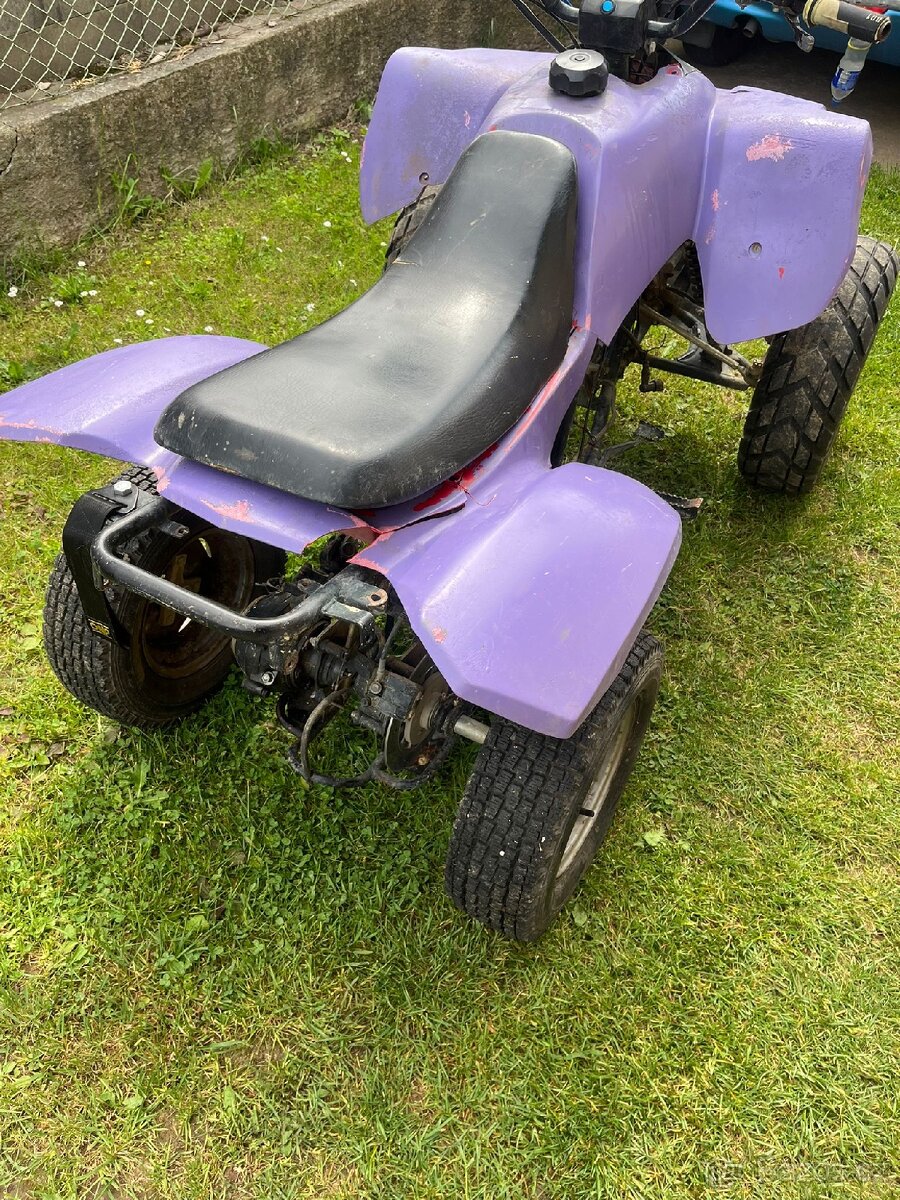 Prodám čtyřkolku bez TP a motoru