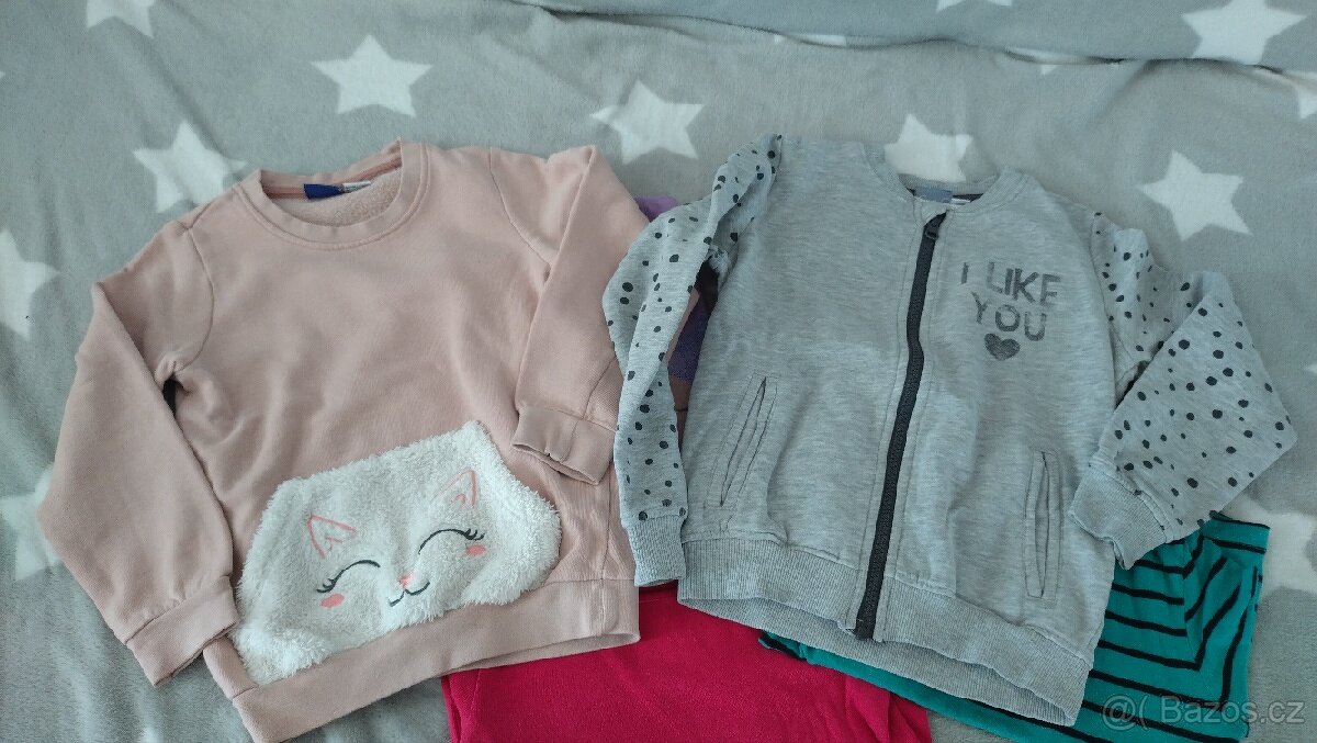 Balík dívčích věcí 100-116 - 5