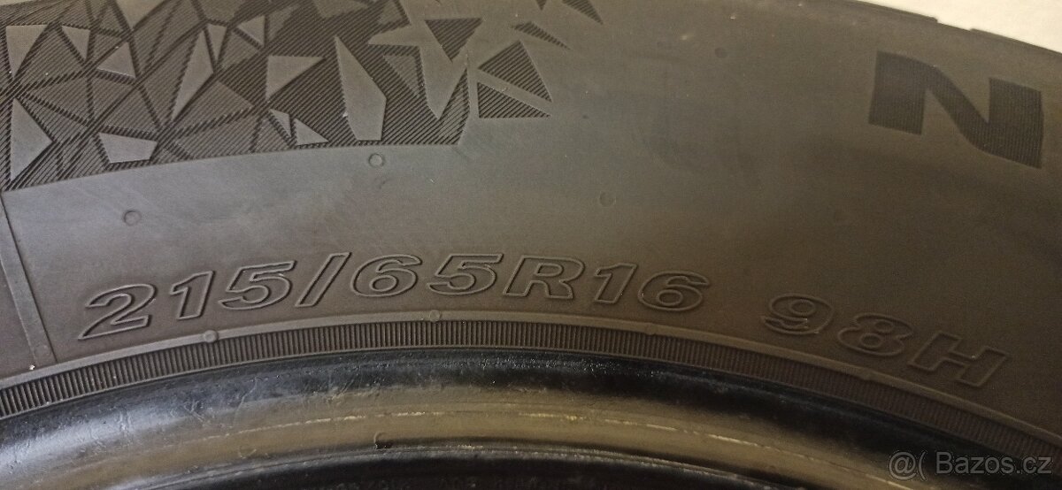 Nexen 215/65 R16 98H 4,5 - 5,5 mm - 5