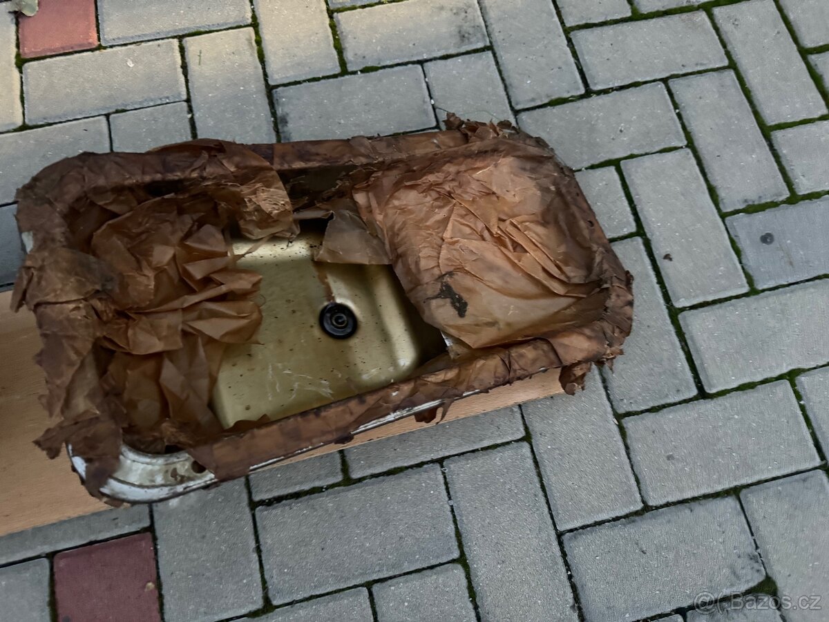 Volha Gaz 24, Gaz 2410, vana motoru, originál nová - 5