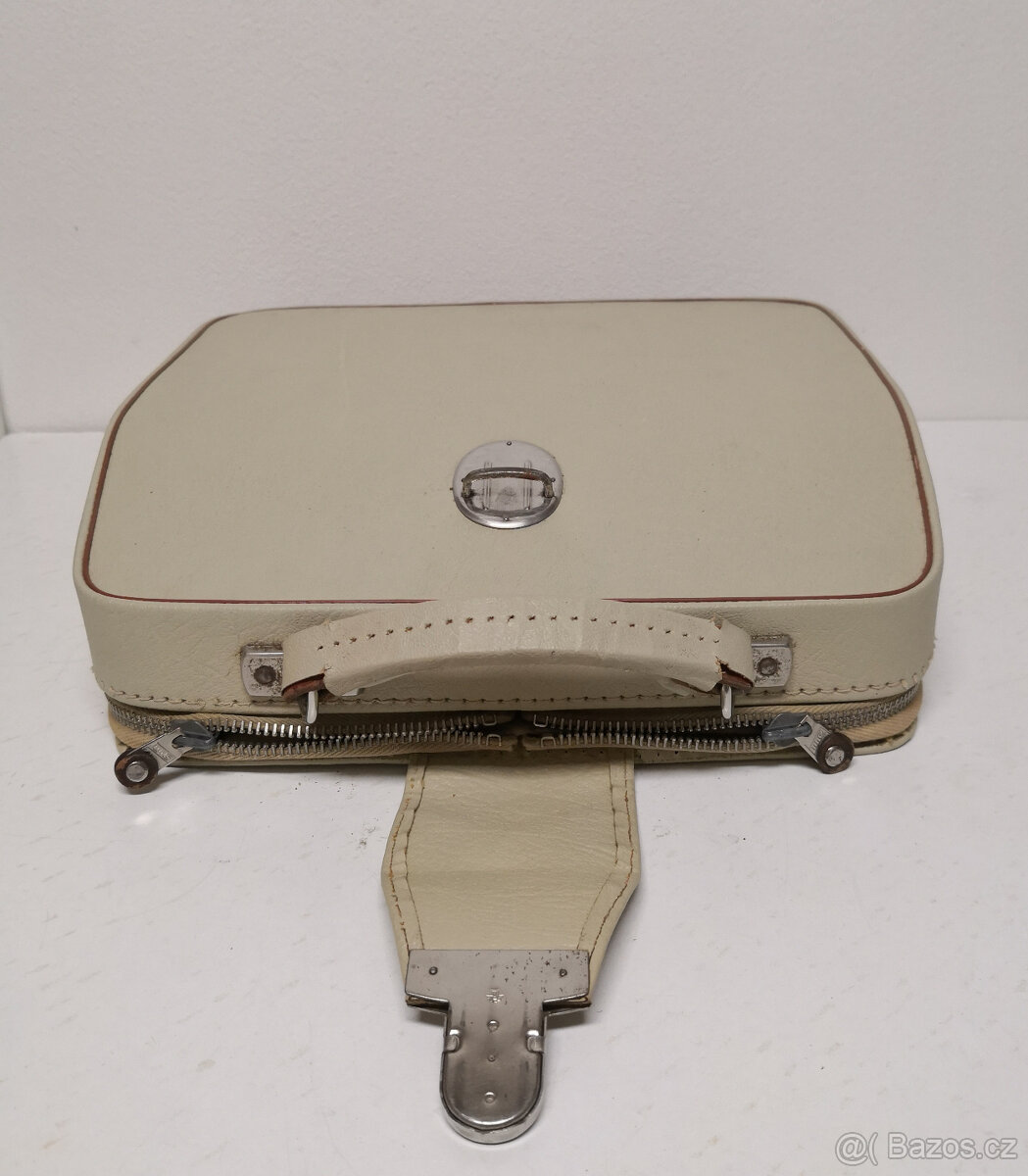Písací stroj s koženým kufríkom - 5