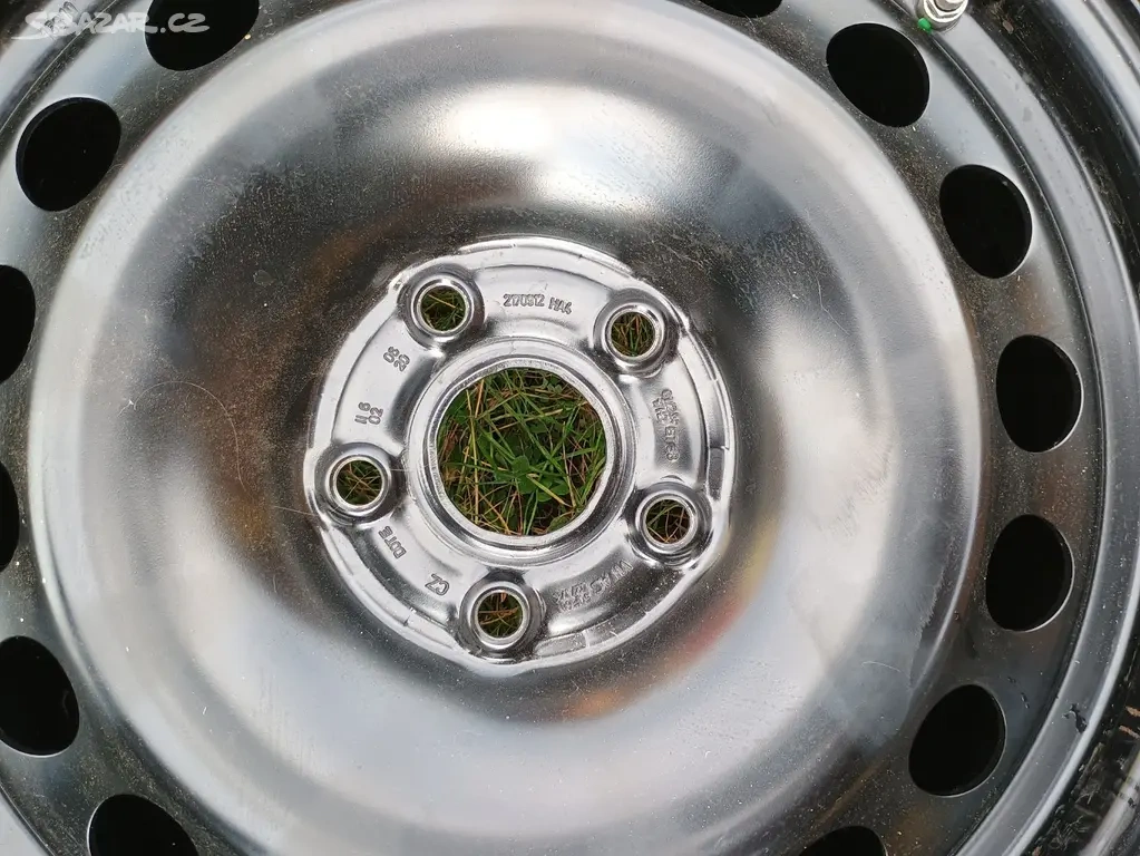 Tiguan Q3 Kodiak Kraná zimní sada 215 65 17 VW Audi Seat - - - 5