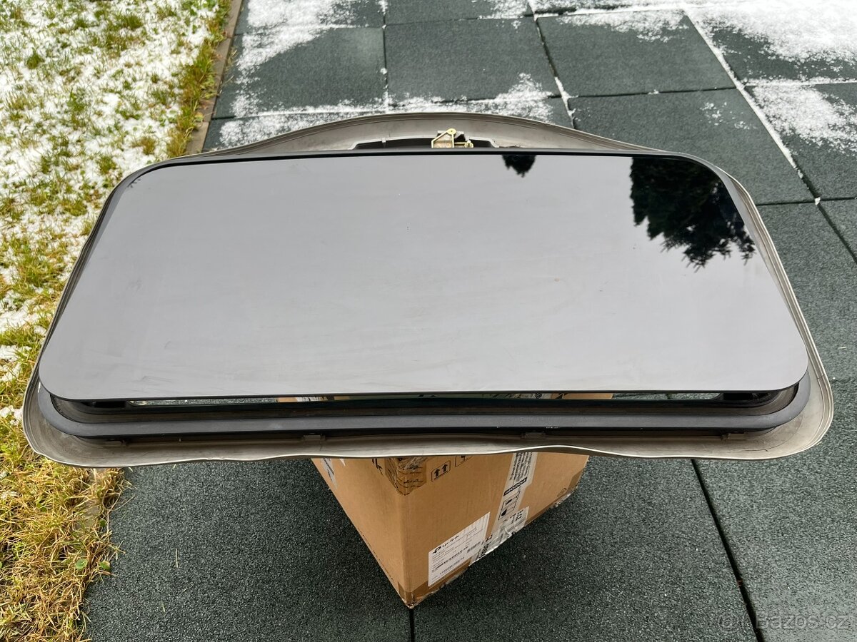 Střešní okno s kličkou - Šíbr WEBASTO - 5