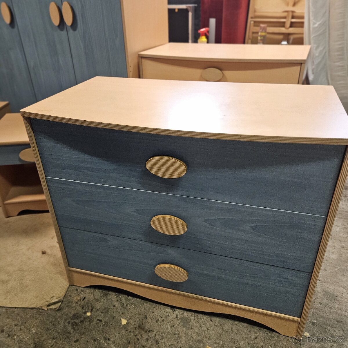 Prodám zachovalou stěnu - 5