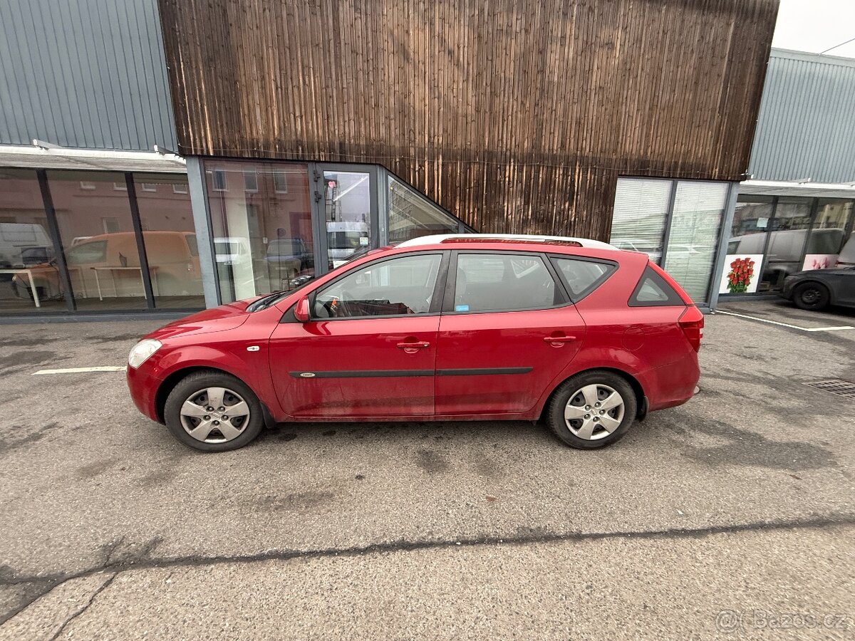 Kia cee'd kombi, benzín, manuální - 5