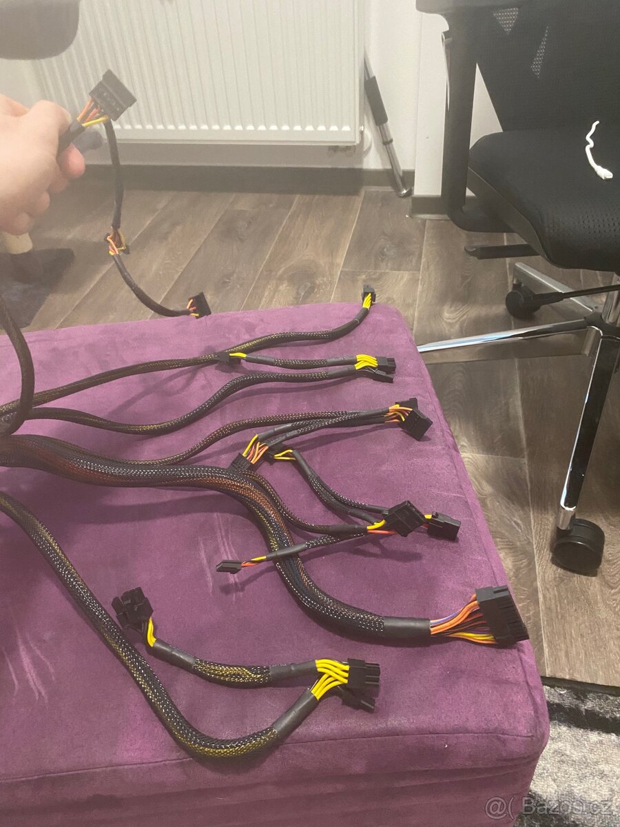 Napájecí zdroj Gigabyte P650B - 5