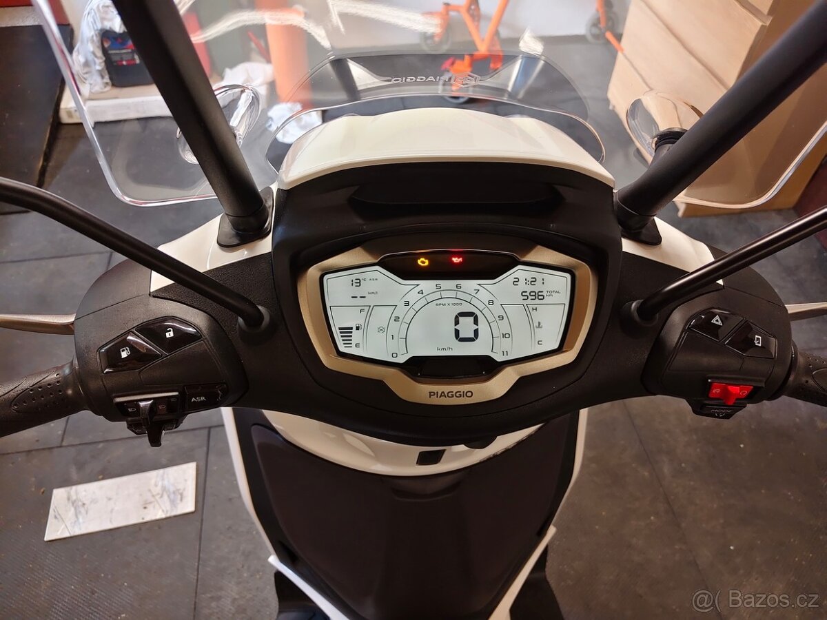 Piaggio Beverly 400 - 5