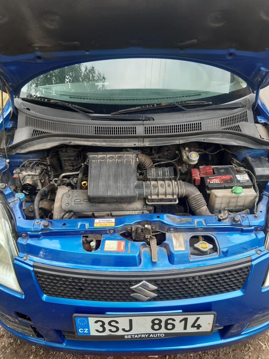 Suzuki Swift . 1.3 . - 5