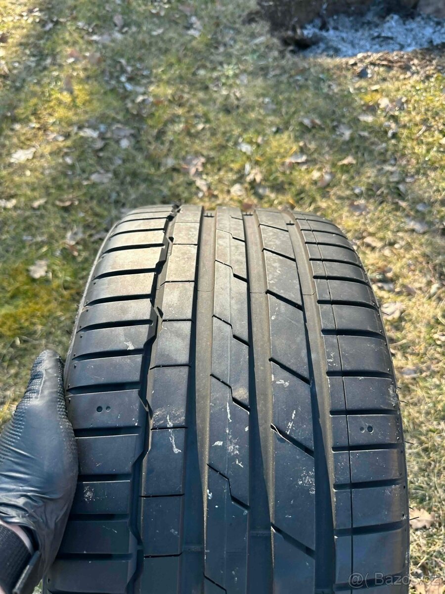 245/30 r19 - 5
