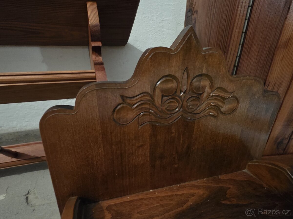 Starší rustikální dřevěný nábytek - 5