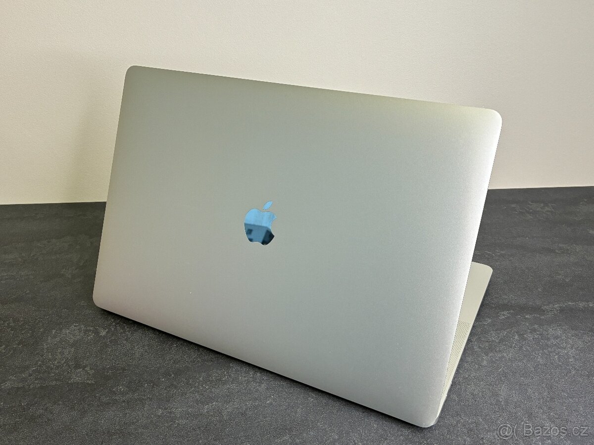 MacBook Pro 15'' 2018 / i9 / 32GB / 512GB SSD - DPH - 5
