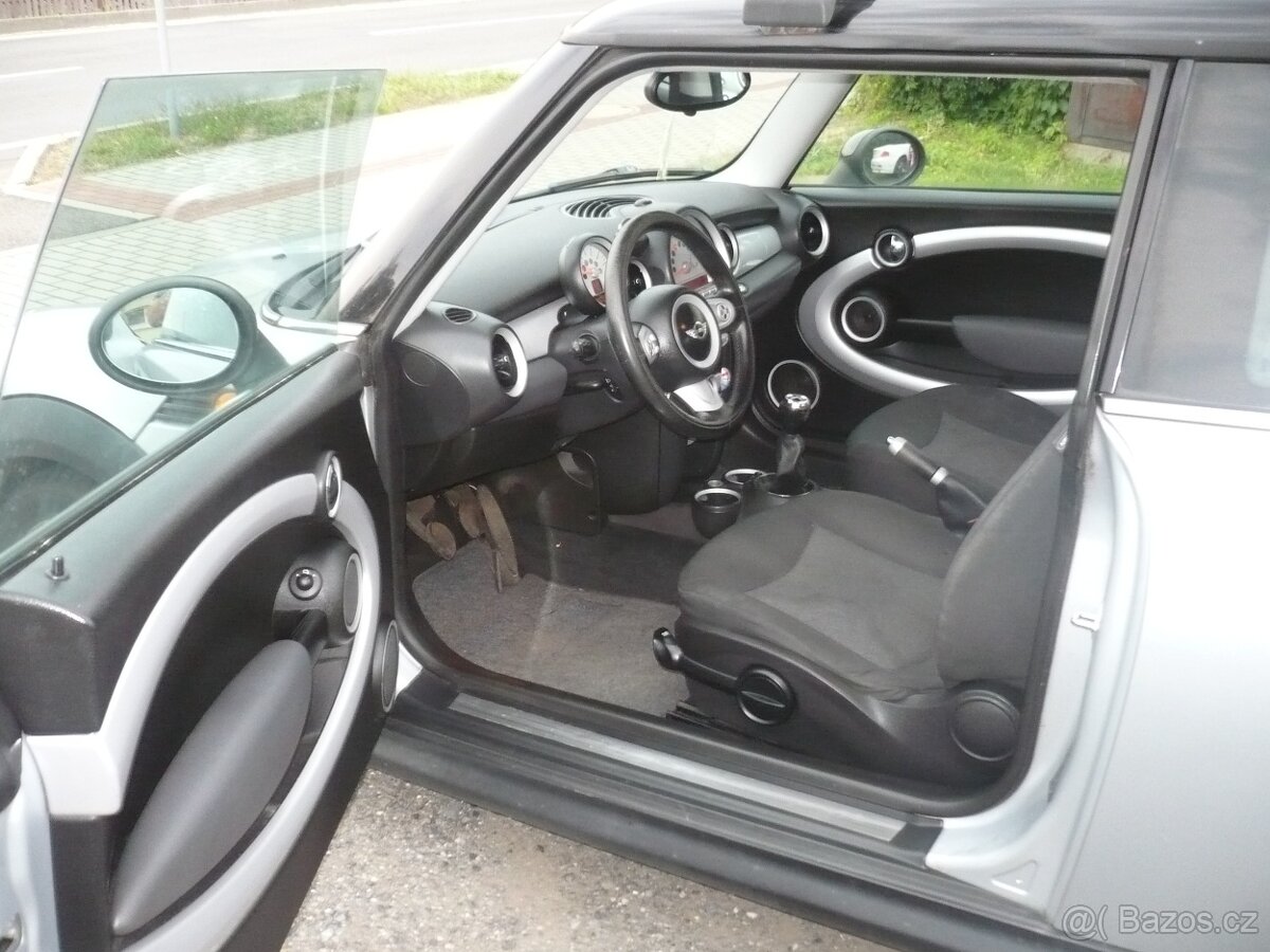 Mini Cooper ONE R 56 1.6 16v,r.v. 2007 - 5