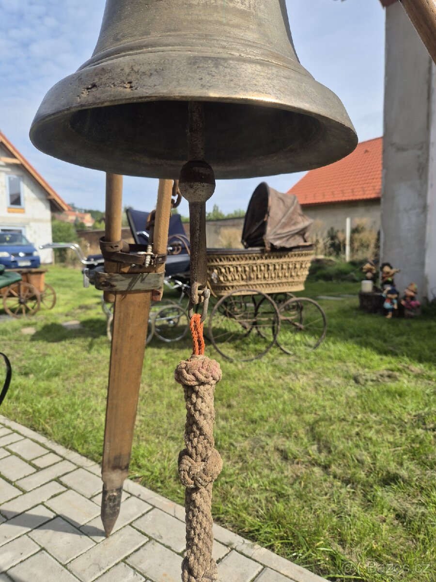 Stary BRONZOVÝ ZVON - 5