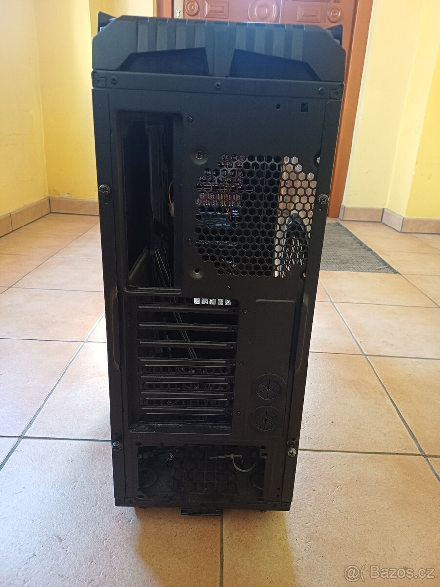 Prodám starší herní PC bednu Thermaltake - 5