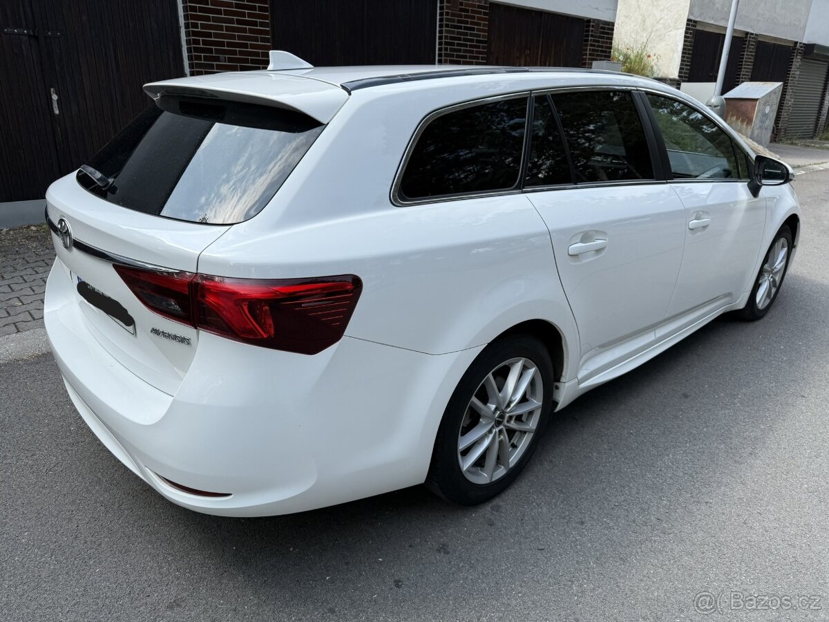Toyota Avensis combi 2.0 D 105kw r.v.2016 - 5