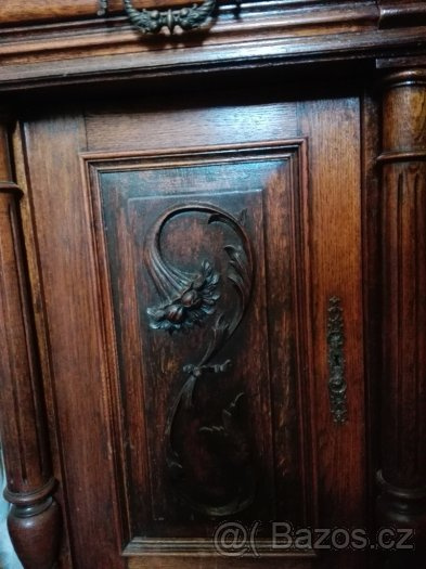 Starožitný příborník. - 5