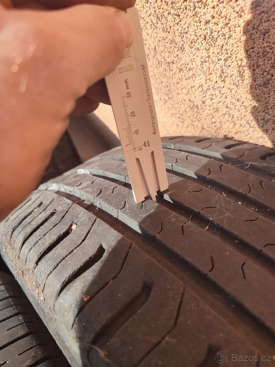 Prodám Continental 205/55/17 - 5