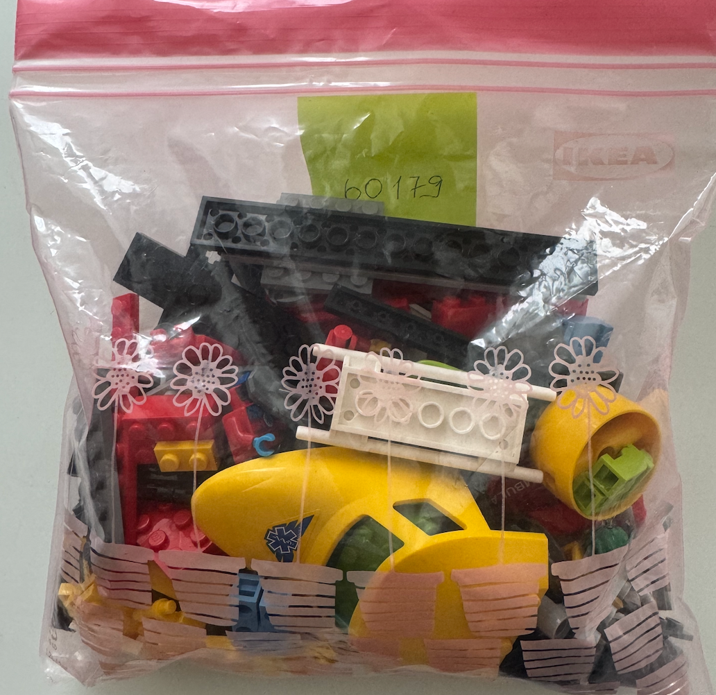 Lego Ambulance helicopter 60179 - 5
