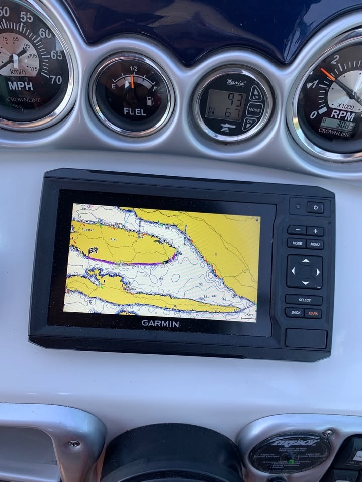 Motorový člun CROWNLINE 250 CR - 5