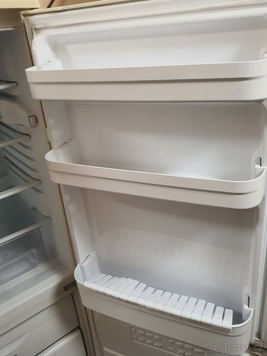 lednice s velkým mrazákem A+ DOVOZ - 5