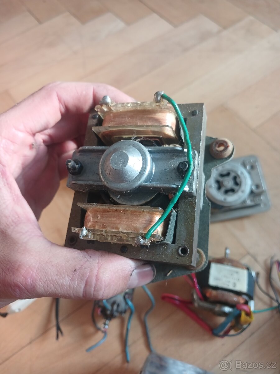 Motory, motůrky Tesla, Mez - 5