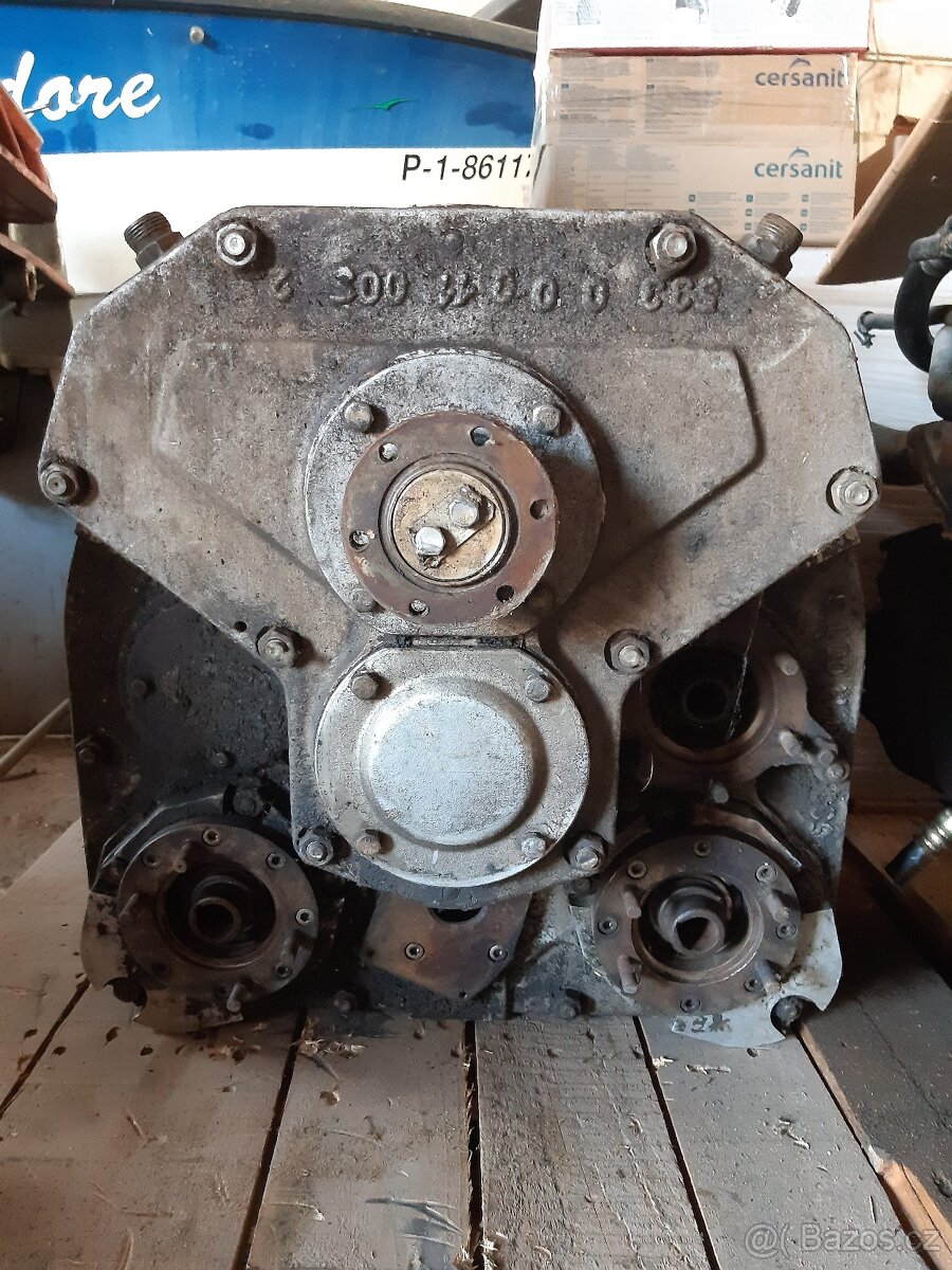 nakladač UNK 320 - 5