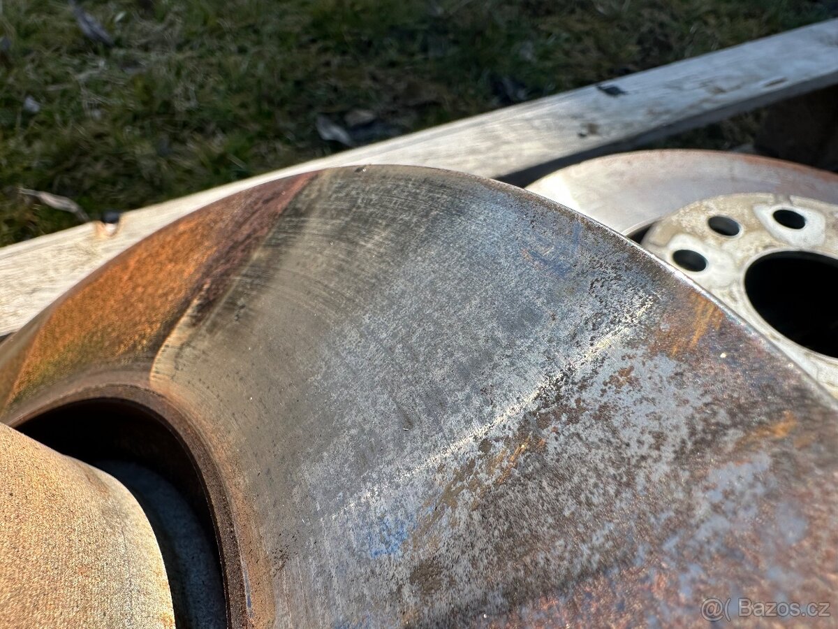 Prodám přední brzdy Audi S3 - 5