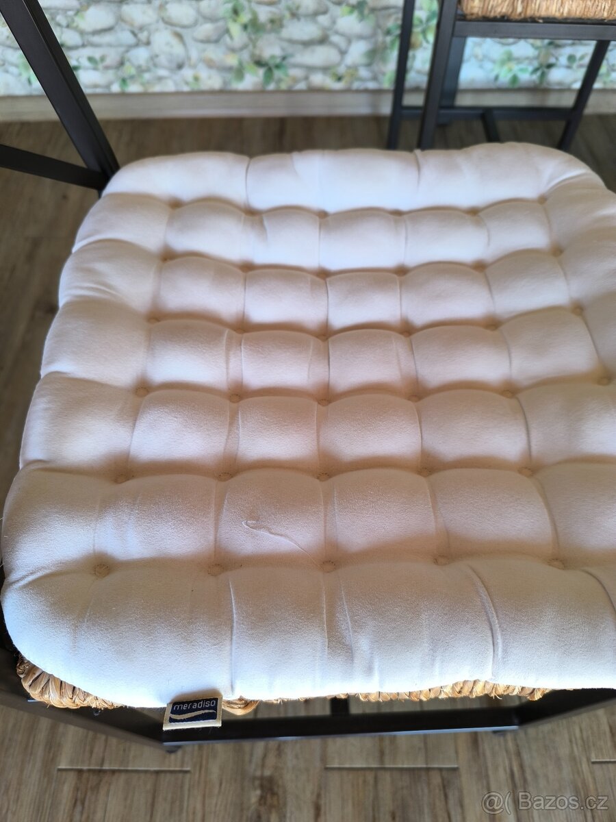 Jídelní stůl s židlemi - 5