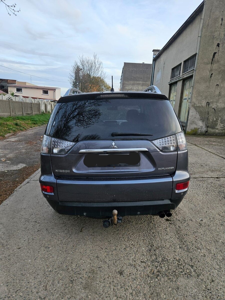 MITSUBISHI OUTLANDER 2.0DI-D 4WD//103KW//4X4//NAVI//XENON - 5