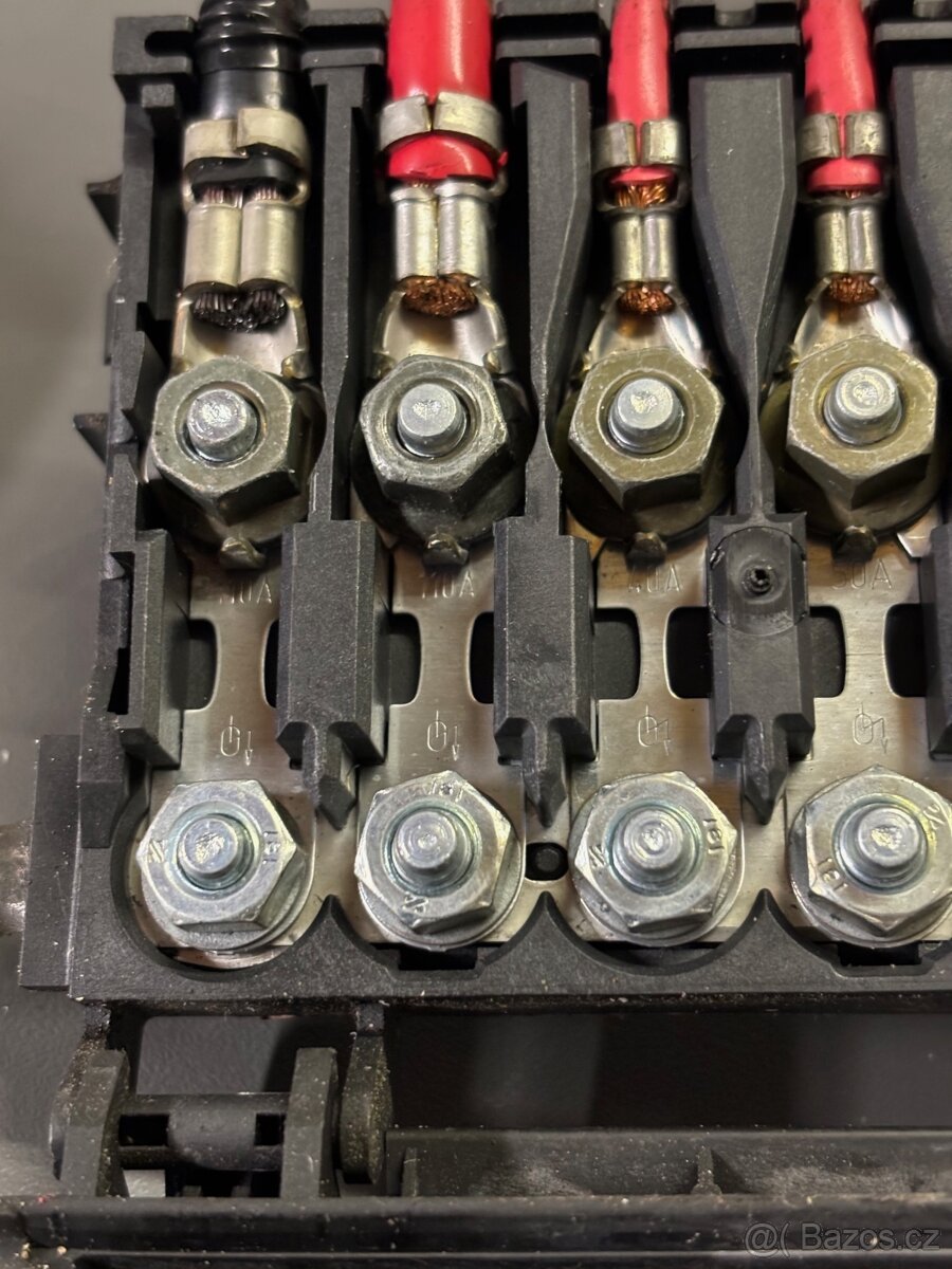 Octavia 1 1.8T nosič pojistek 1J0 937 550 AF - 5