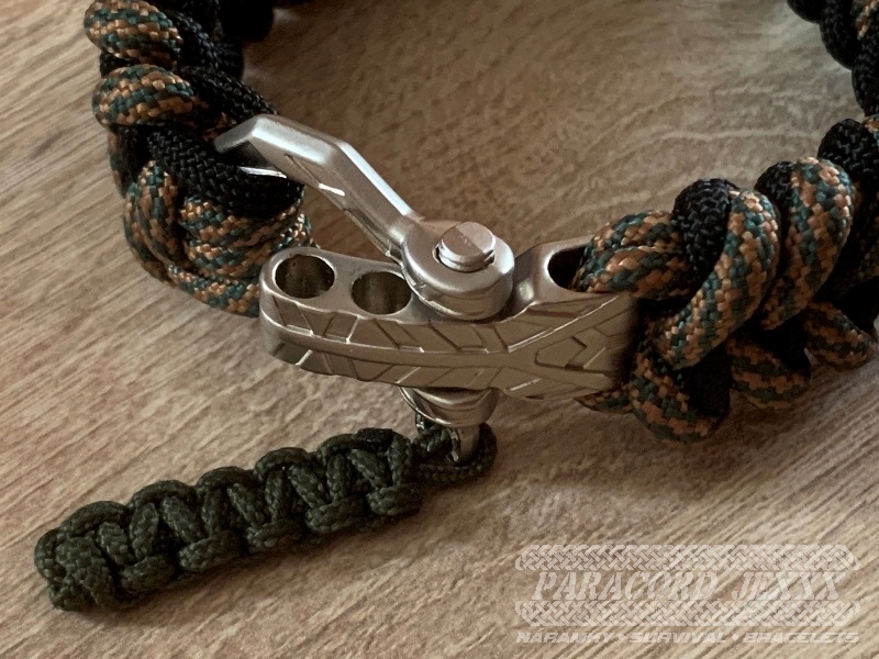 Paracord náramek (20 cm) gold - blue - black - 5