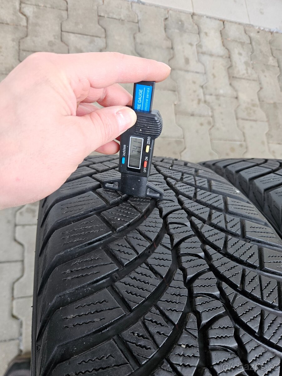 Zimní pneu Kumho 255/45/18 - 5