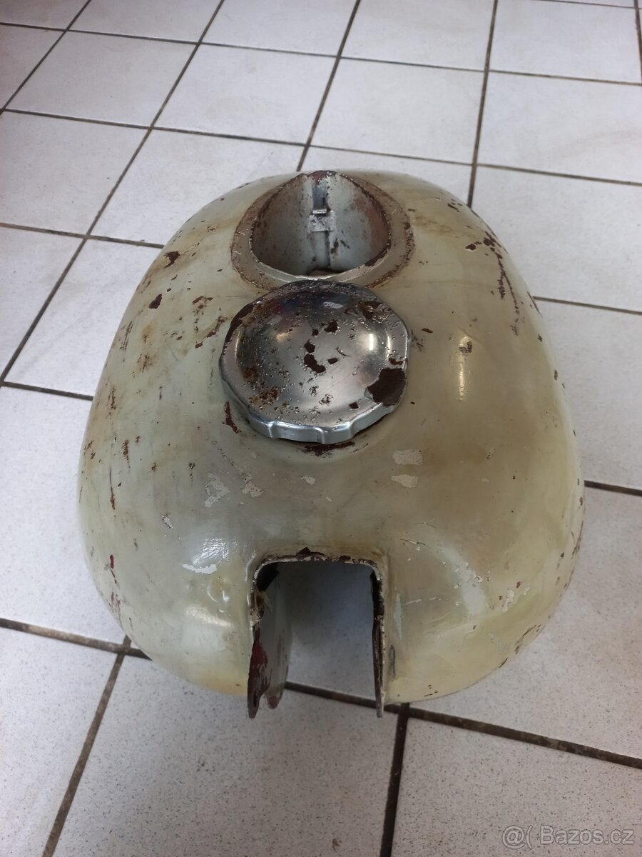 Nádrž Jawa,ČZ - 5