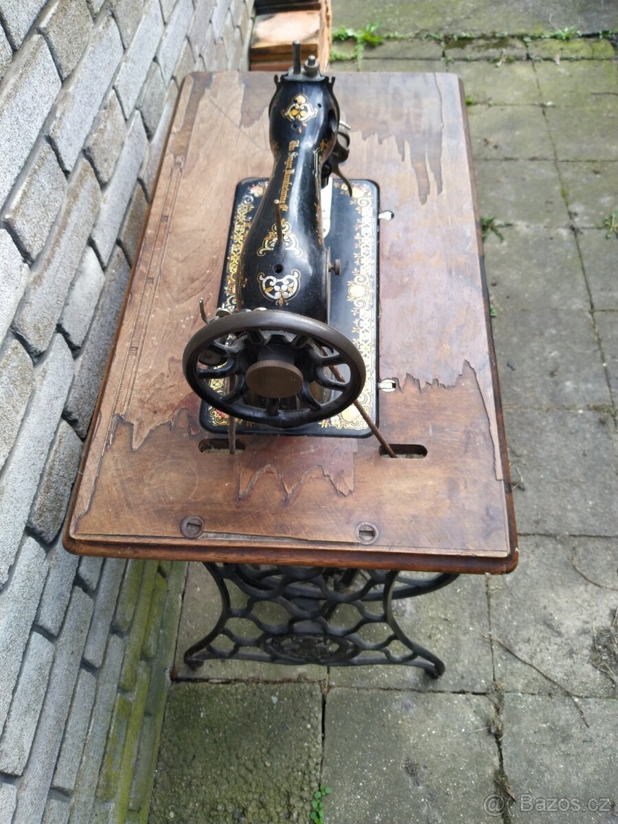 Prodám šlapací šicí stroj Singer - 5