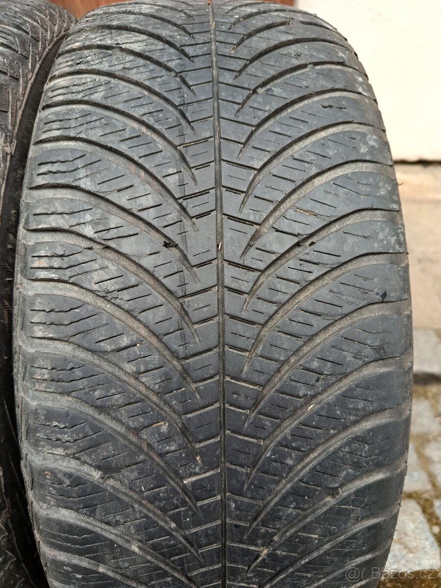 Goodyear 205/55R16 - 5
