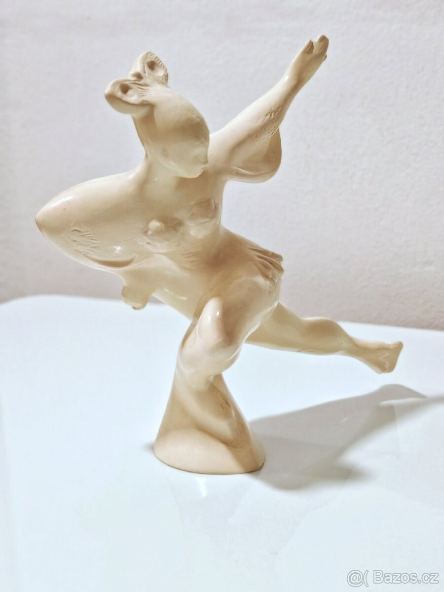 Soška bruslařka - 5